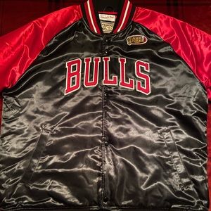 Heavyweight Chicago Bulls 1996 Championship Jacket. Like new condition.